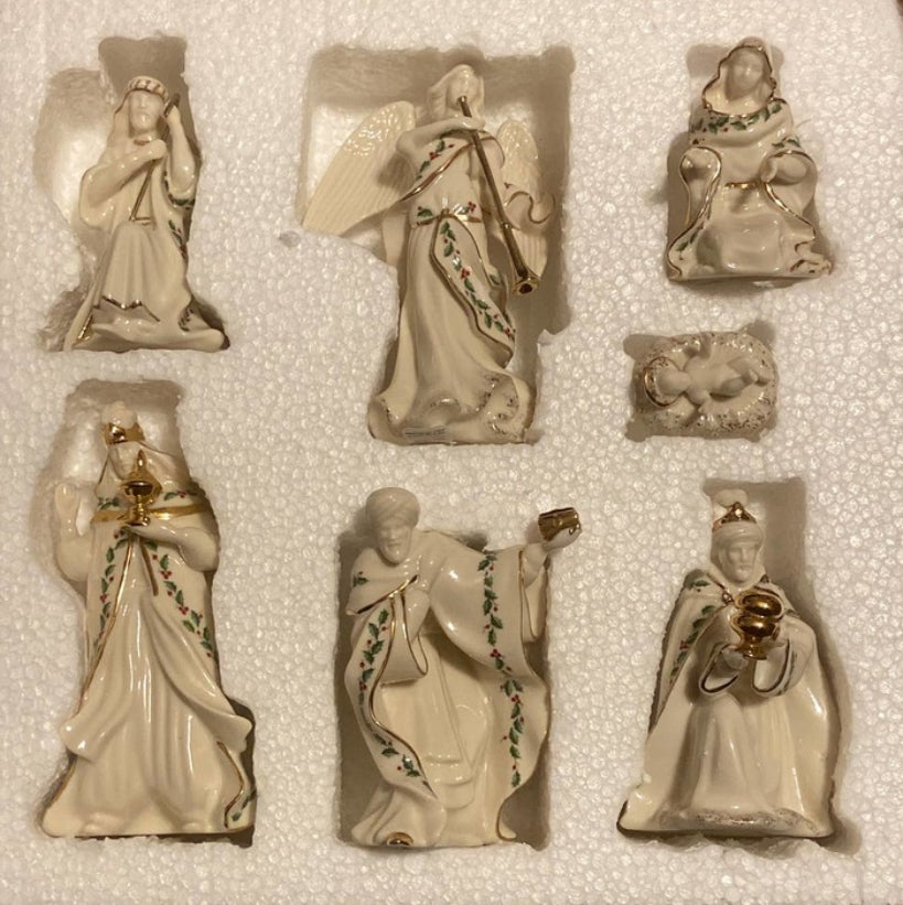 LENOX 7pc Miniature Nativity Set 24K Gold Trim