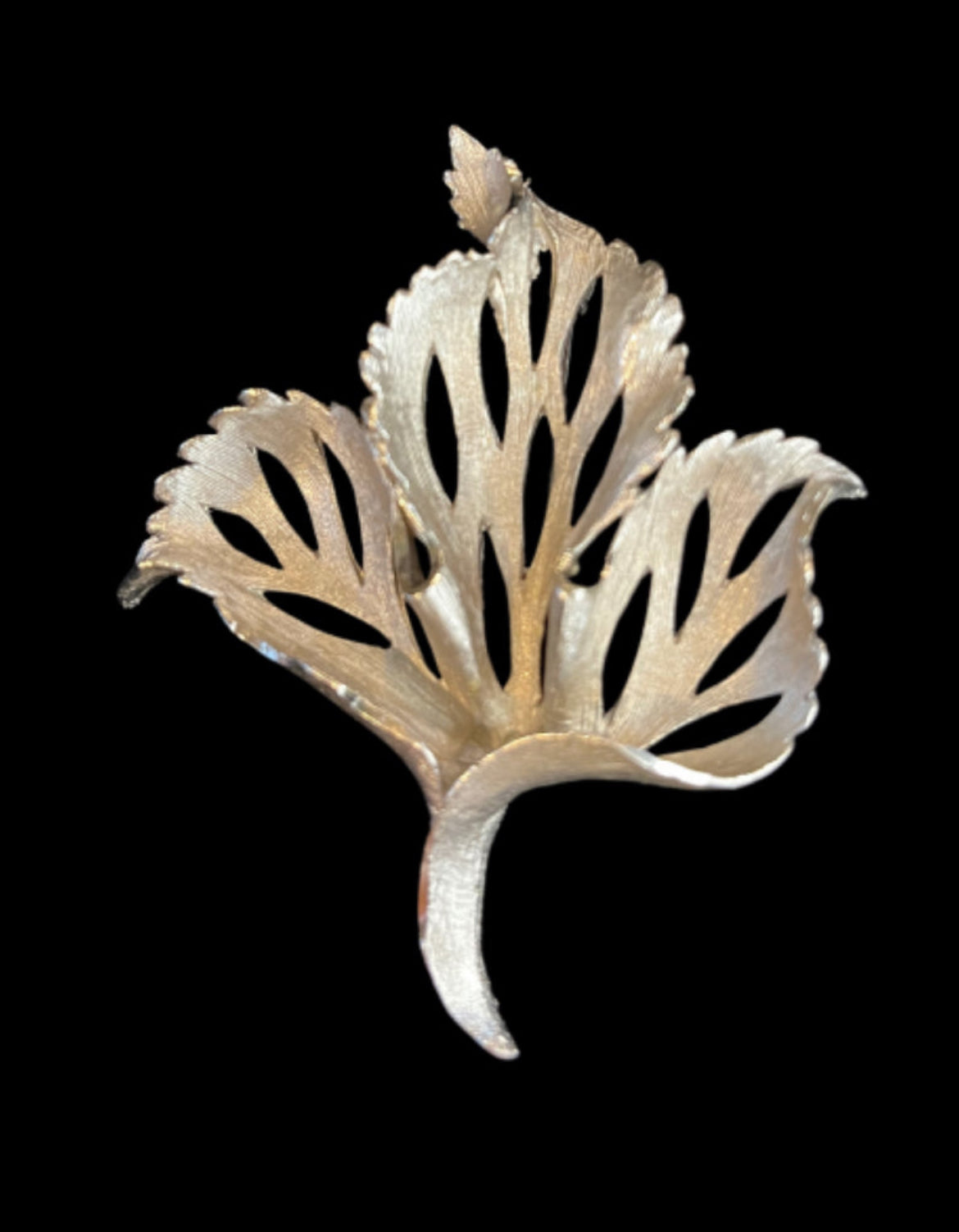 1980s' Matte Silver Textured Leaf Collar Lapel Pin