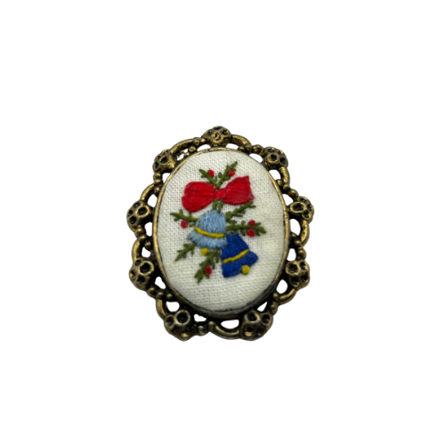 * Lee Wards Vintage Needlepoint Pendant Brooch Hand Made
