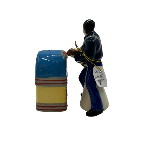 Elvis Presley with Jukebox Magnetic Salt and Pepper Shaker Set New with Tags