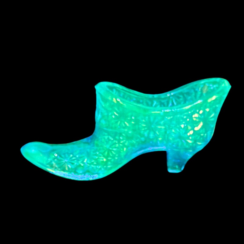 LE Smith Blue Glass Slipper Shoe Daisy Button UV Glow Vintage Figurine