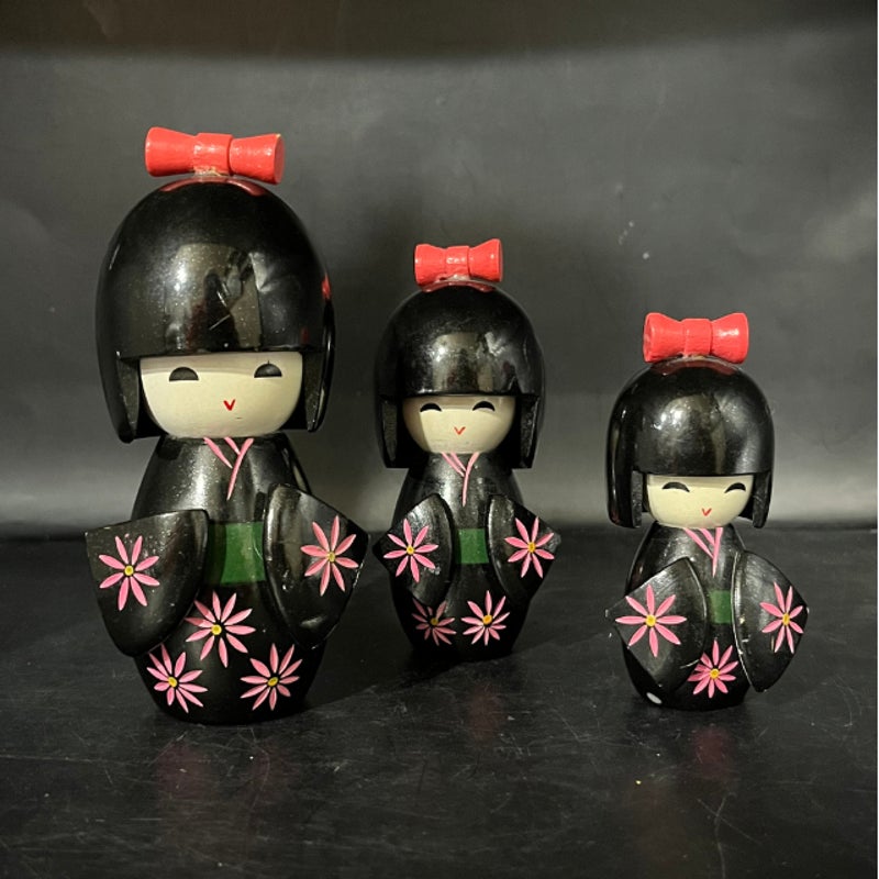 Vintage Japanese Kokeshi Dolls Set Hand Painted Black Kimonos Pink Floral