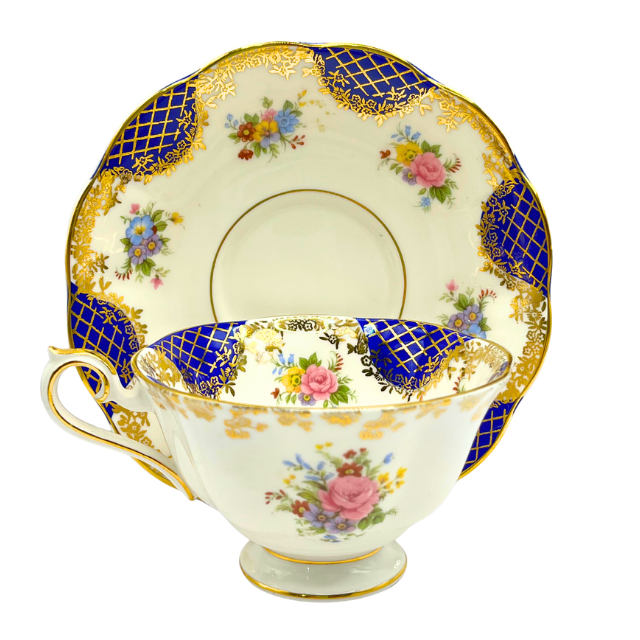 Vintage Royal Albert Empress Series Isabella Teacups and Saucers 4pc Set