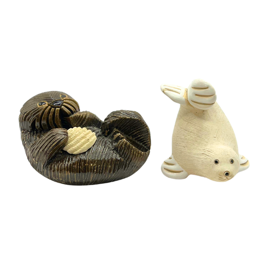 Artesania Rinconada Otter with Shell & Baby White Seal Figurine Set