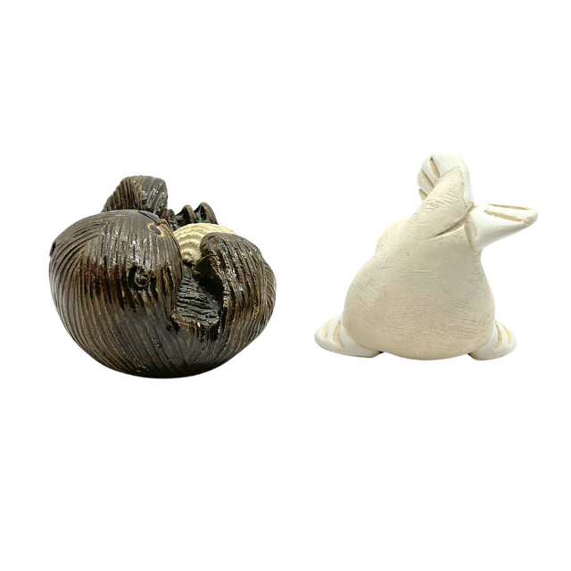 Vintage Artesania Rinconada Otter with Shell & Baby White Seal Figurine Set