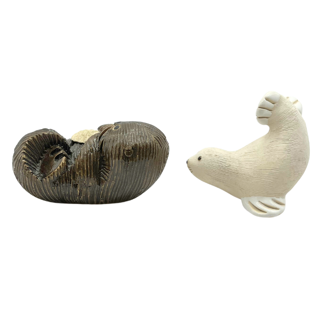 Vintage Artesania Rinconada Otter with Shell & Baby White Seal Figurine Set