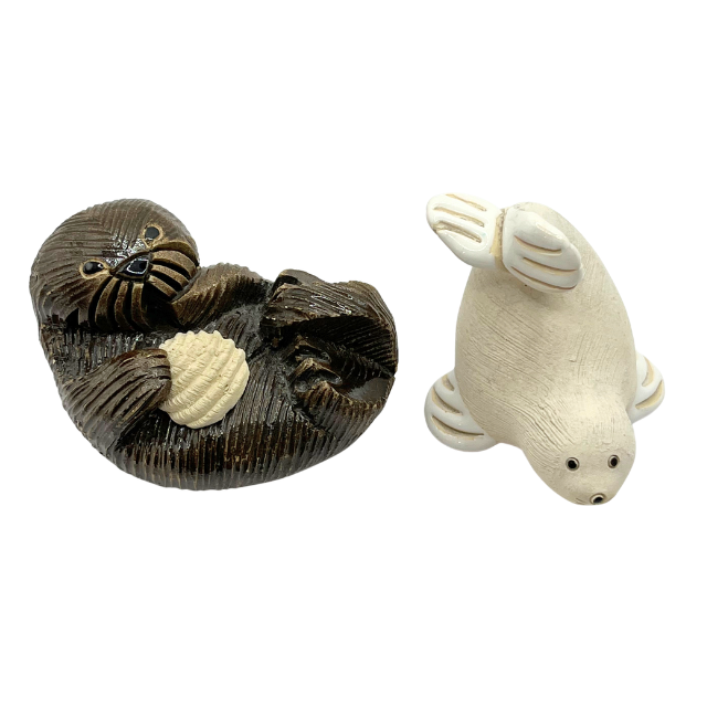 Vintage Artesania Rinconada Otter with Shell & Baby White Seal Figurine Set