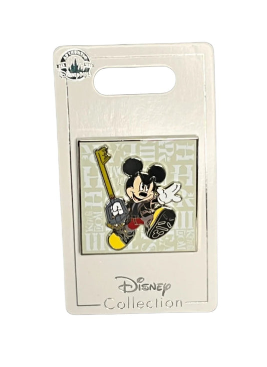 * Disney Parks Collection Kingdom Hearts Mickey Key Pin Pre Owned