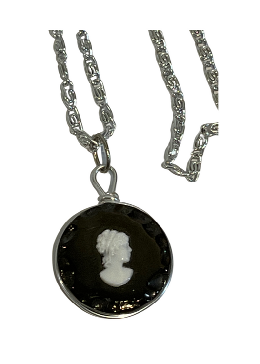 * Vintage Victorian Lady Cameo on Black Stone Pendant  with Slive Tone Chain