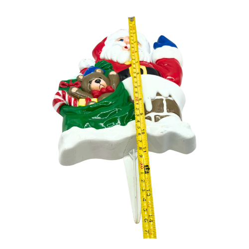 Vintage Plastic Mold Christmas Lawn Decor Stakes NEW DESINS INC.  - Flaw on Santa