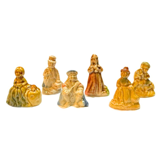 1970s Wades Whimsie Nursery Rhyme Characters Figurines * Little Miss Muffet, Old King Cole, Mother Goose, Dr. Foster, The Pied Piper, and Tom, Tom the Piper's Son *  Set of 6 Glazed Porcelain