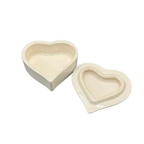 1970s Joan Walsh Anglund Heart Shaped "Do you  love some one" Trinket Box Made in Japan