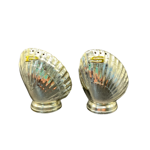 Vintage Silver Tone Clam Shell Salt Pepper Shakers Collectable Made in Japan