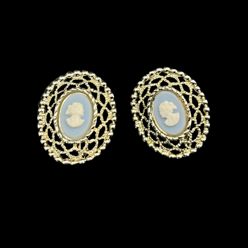 * Vintage 1950s Sarah Coventry Blue Cameo Lace Clip Earrings