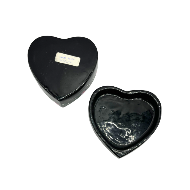Vtg Black Lacquered Heart Shaped Lidded Trinket Box Hand Painted Made in Thailand