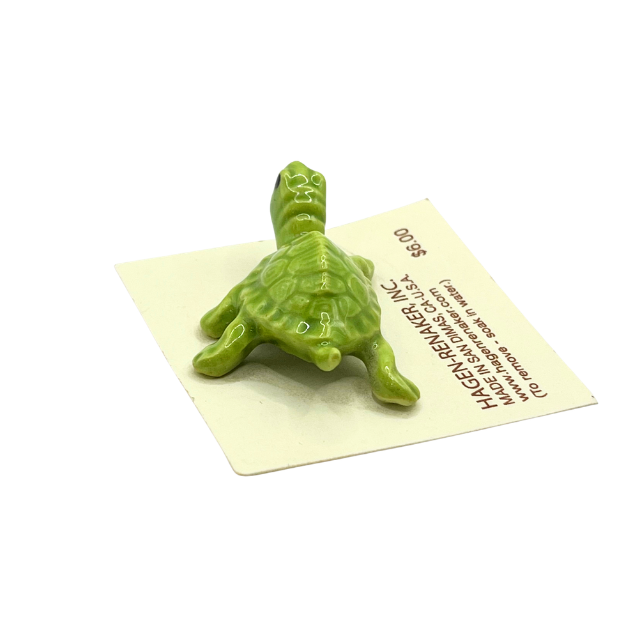 Hagen Renaker Green Mama Turtle Collectible Figurine with Display Card