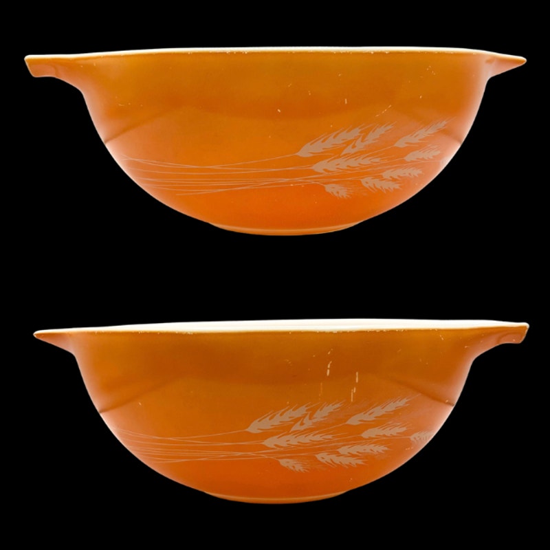 Vintage Pyrex Autumn Harvest Cinderella Mixing Bowl Set 2.5L / 1.5L Wheat