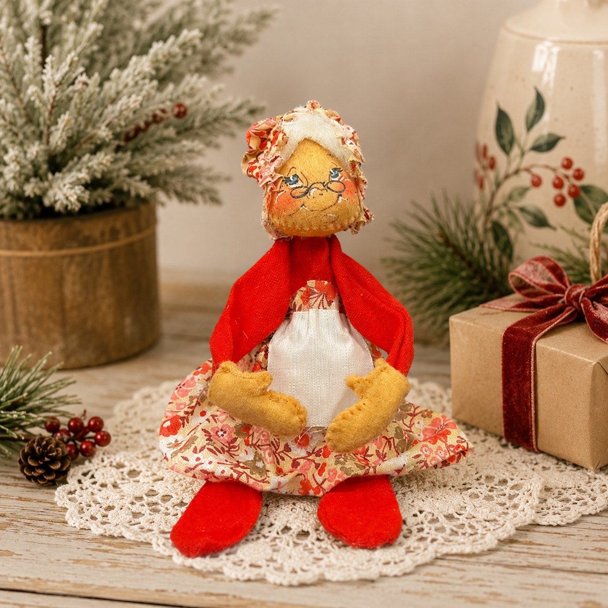 Annalee Mobilitee 1971 Mrs Claus Granny Doll Floral Dress Bonnet