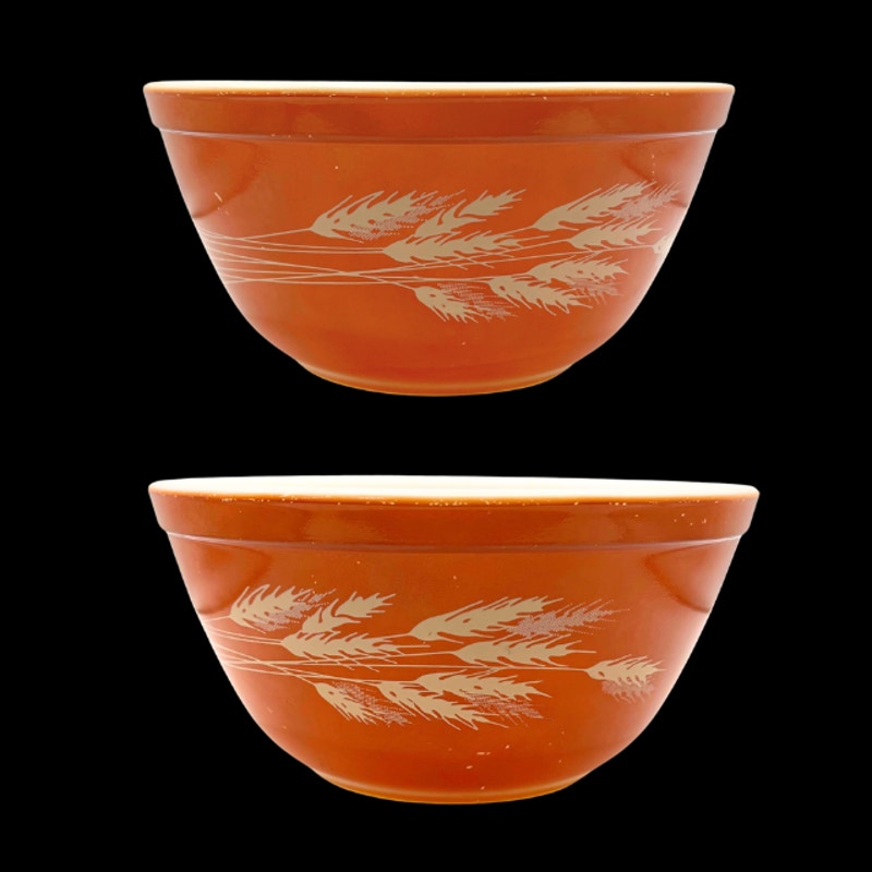 Vintage Pyrex Autumn Harvest Cinderella Mixing Bowl Set 2.5L / 1.5L Wheat